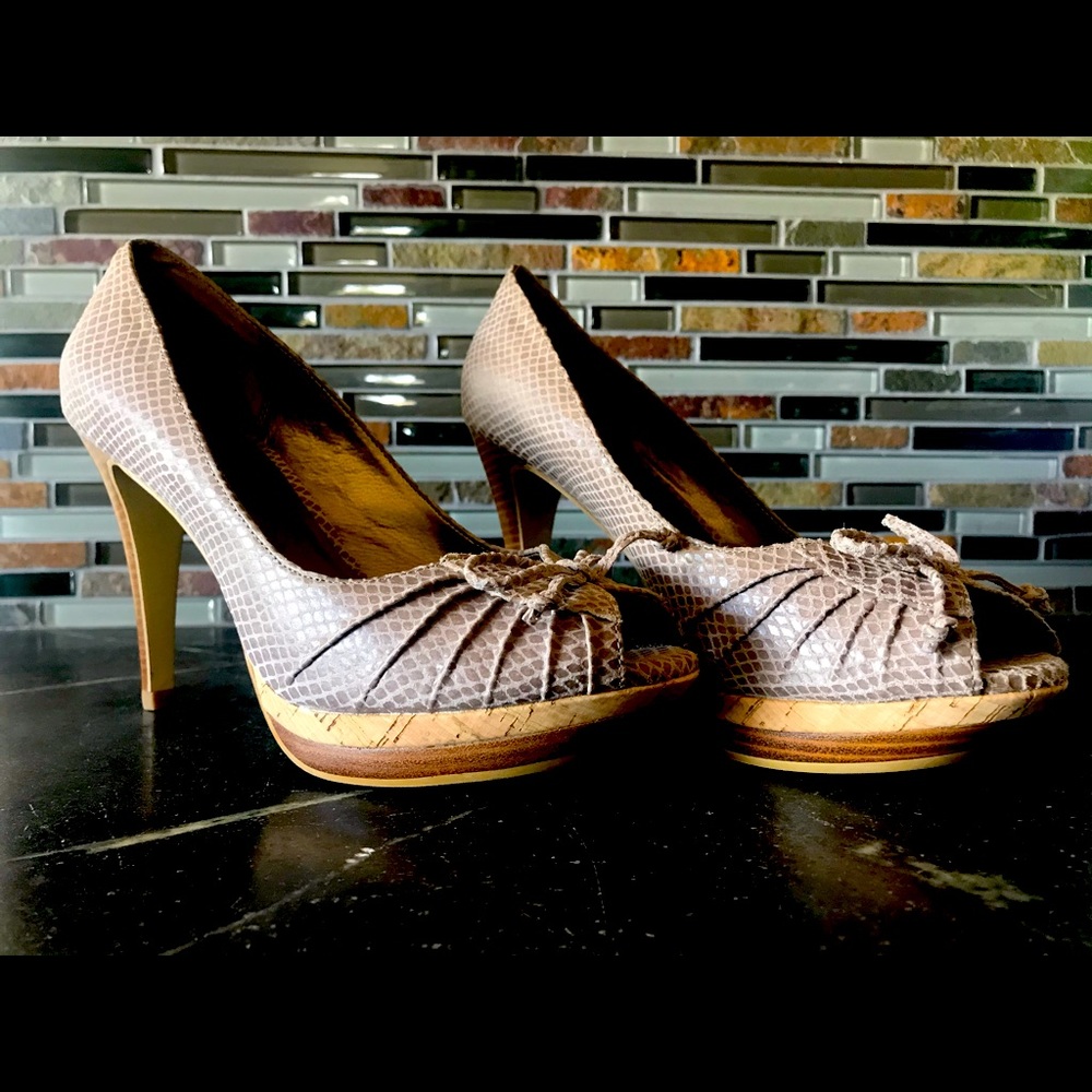 MODA Pippy 4” peep-toe heels